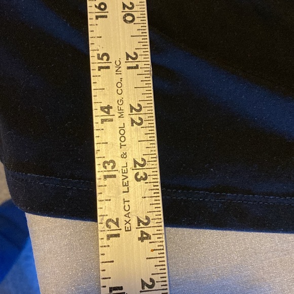 Daisy fuentes Black XS Twisted Tip 15”W x 24”L - Picture 7 of 7